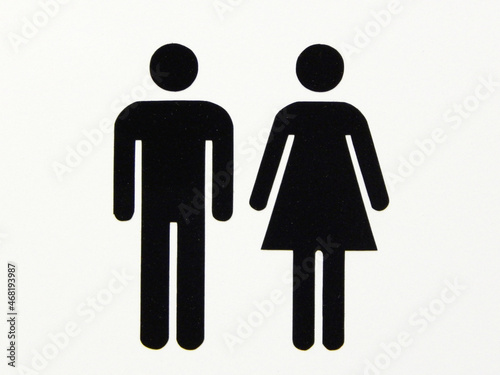 Male and female graphic symbols are used to indicate the presence of toilets in the area. Presented with easy -to -understand graphics. 