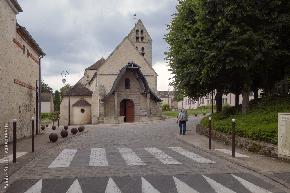 Fototapeta premium Le chemin, aventure pédestre en images sur les grands chemins de randonnées en France et en Europe.