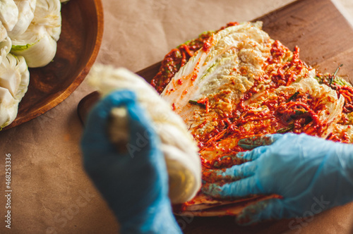 Εκτύπωση καμβά The process of making traditional Korean kimchi from napa cabbage