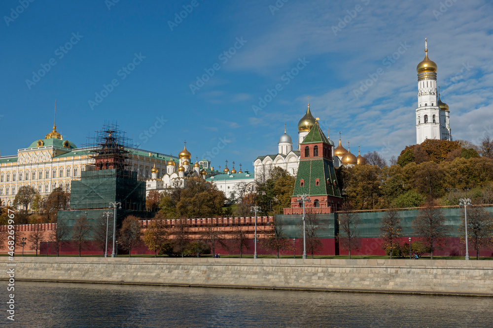 Architectural ensemble of the Moscow Kremlin The Moscow Kremlin