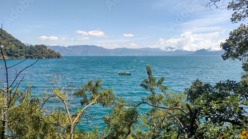Fototapeta Naklejka Na Ścianę i Meble -  Lago Atitlán