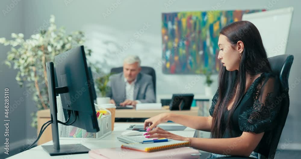 Boss's secretary answers phone while at work, accepts the call, talks to the company's client, asks manager about a convenient date, project implementation, enters data into the computer system Boss's secretary answers phone while at work, accepts the call, talks to the company's client, asks manager about a convenient date, project implementation, enters data into the computer system