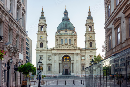 St. Stephen's basilica in Budapest, Hungary (translation "I am the way, truth and life") © Mistervlad