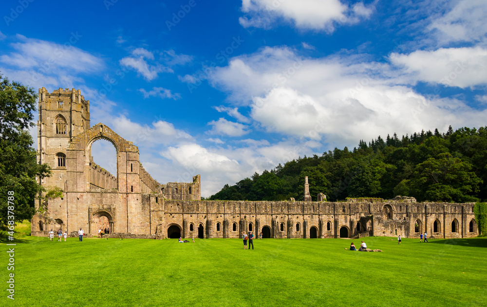 Fototapeta premium Ruins of Fountains Abbey in North Yorkshire, England