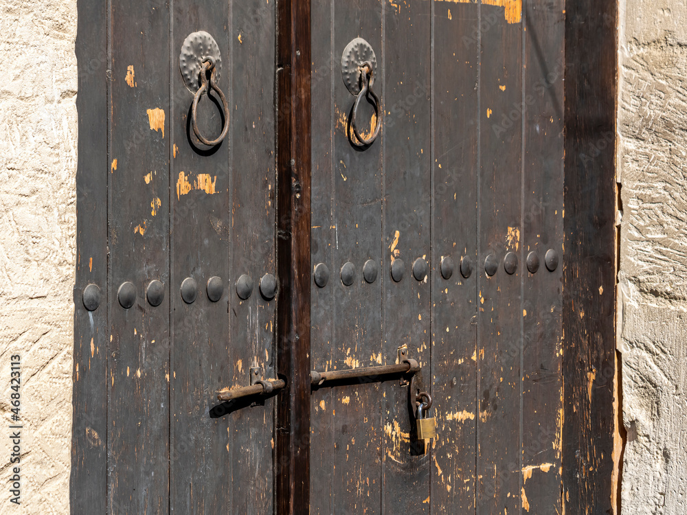 Fototapeta premium old-fashioned wooden door