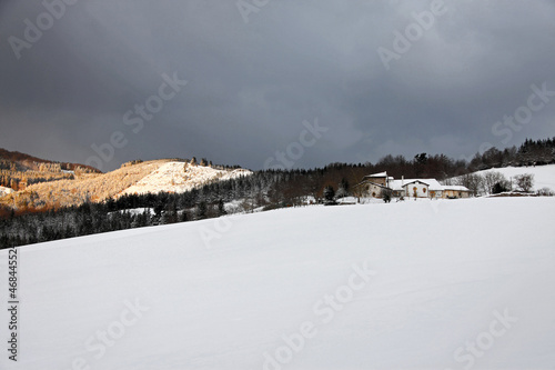 caserío paisaje nevado país vasco legazpi IMG_5939-as21