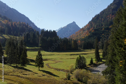 Ostrachtal mit Blick zum Giebel photo