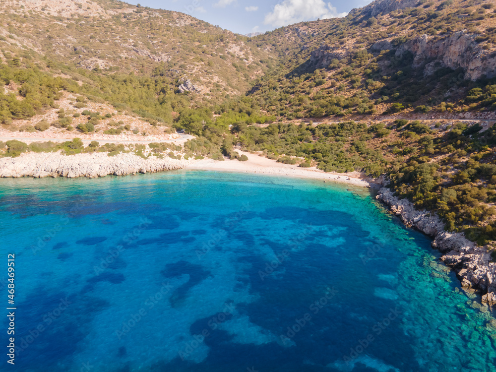 Obraz premium Bay of Kurubuk on Datca peninsula with crystal clear turquoise blue water in Mugla province in Turkey