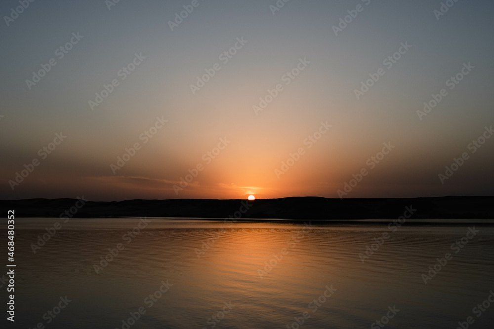 Puesta de sol en el lago Nasser