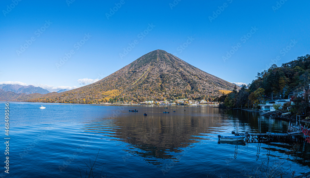 山 山