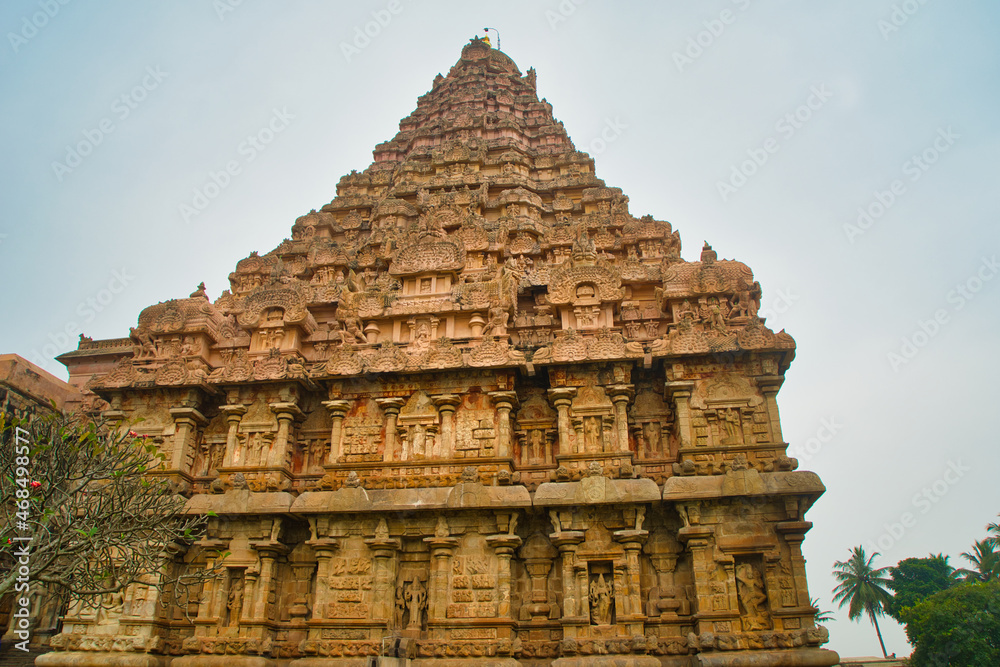 Brihadisvara Temple, Partial overview of Gangaikunda Temple. Adi Kumbeswarar Temple, Kumbakonam is a Hindu temple dedicated to the deity Shiva. Tamil Nadu, India.