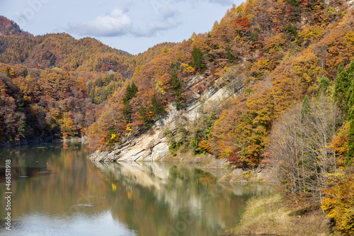 Autumn leaves in the Okususobana Valley