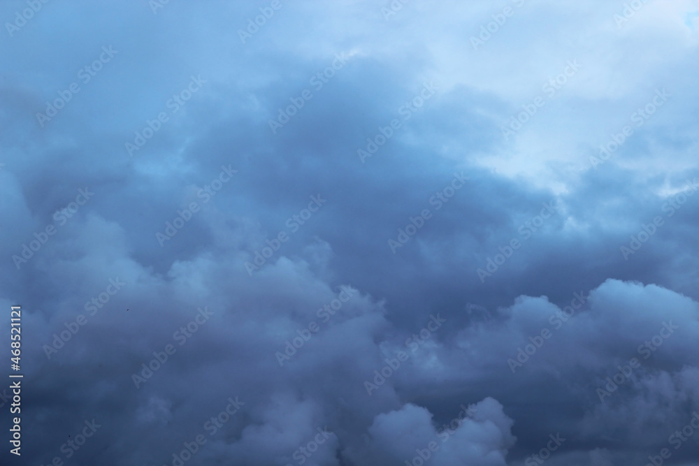 Obraz premium sky dark storm clouds background