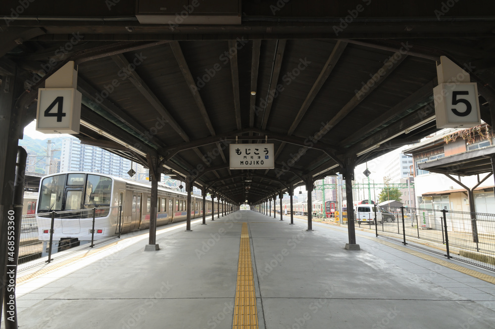 門司港駅のホーム　福岡県北九州市