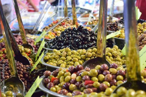 Il mercato delle olive photo