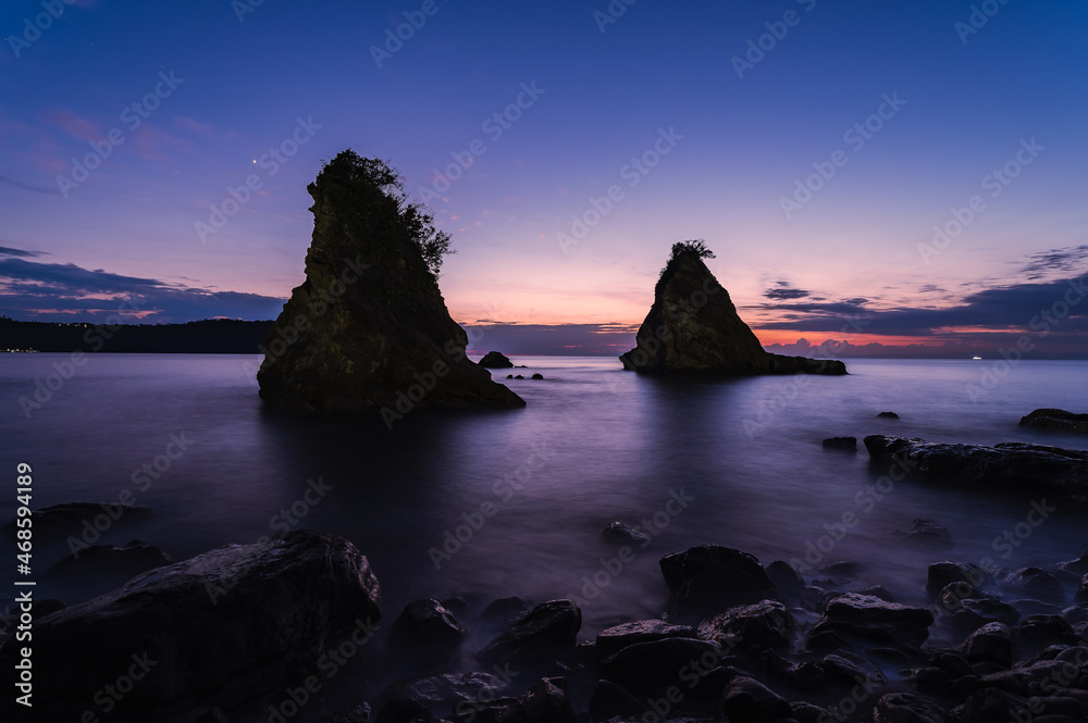船虫島と雀島の夕景