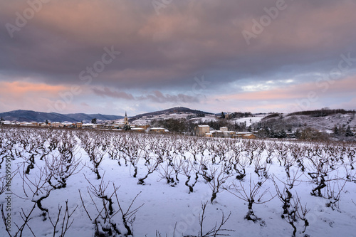 Schilderij op canvas Village of Denice and landscape of Beaujolais under the snow