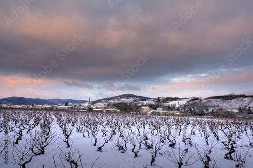 Schilderij op canvas Village of Denice and landscape of Beaujolais under the snow