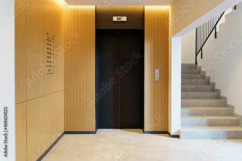 Bilde på lerret Elevator in the lobby hall of an apartment building