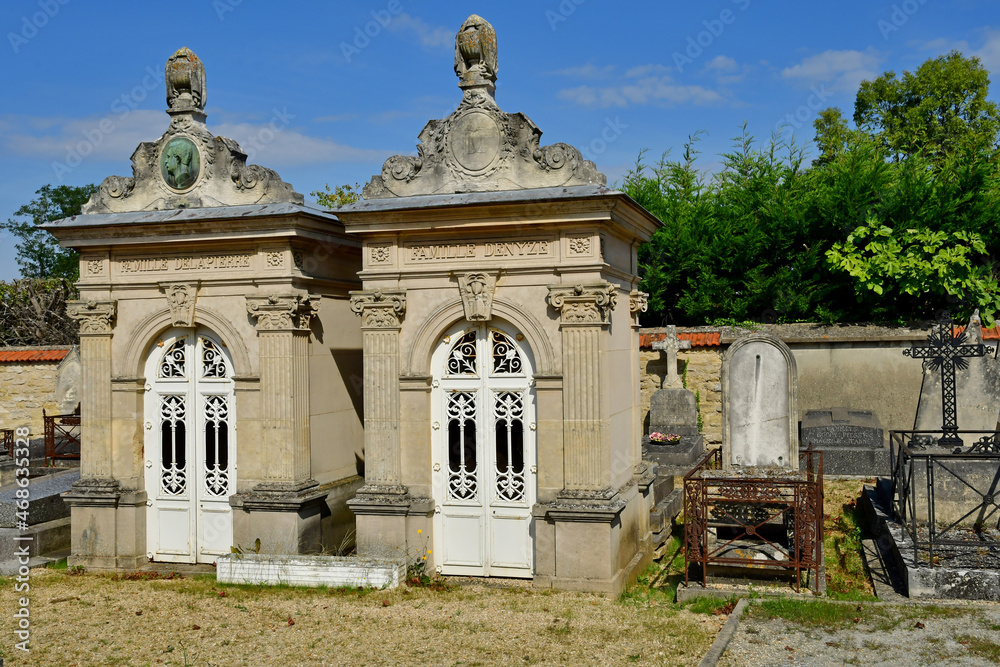Verneuil sur Seine, France - september 13 2021 : cemetery