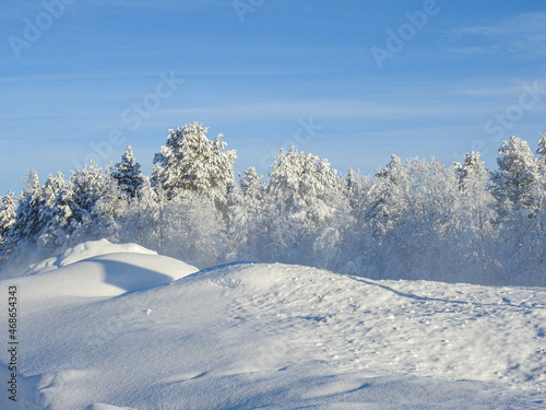 Schneesturm Schneeverwehung bei Sturm in Finnland Lappland Muonio