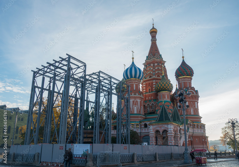 Restoration of the monument to Minin and Pozharsky near St. Basil's Cathedral on Red Square in Moscow