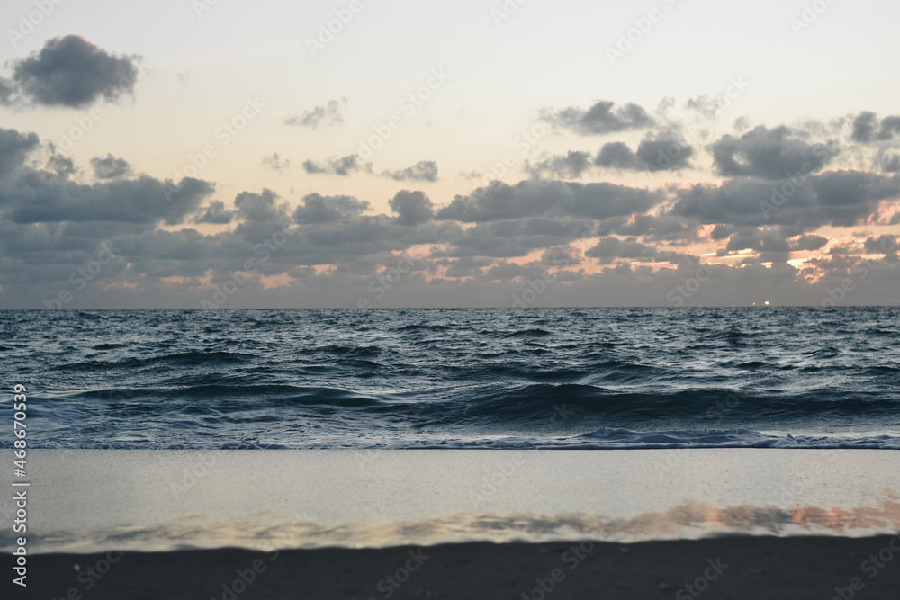 Obraz premium sunset over the sea