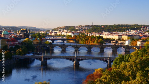 Prag, Tschechien: Blick auf die Moldaubrücken