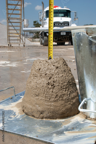 Canvas Print taking the results of concrete slump test data