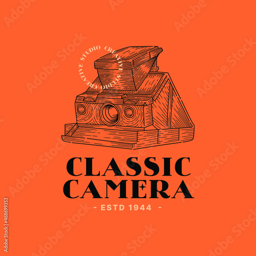 vintage camera logo for photography studio with classic style