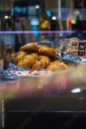 Fresh Pastries displayed in the store © Rafael