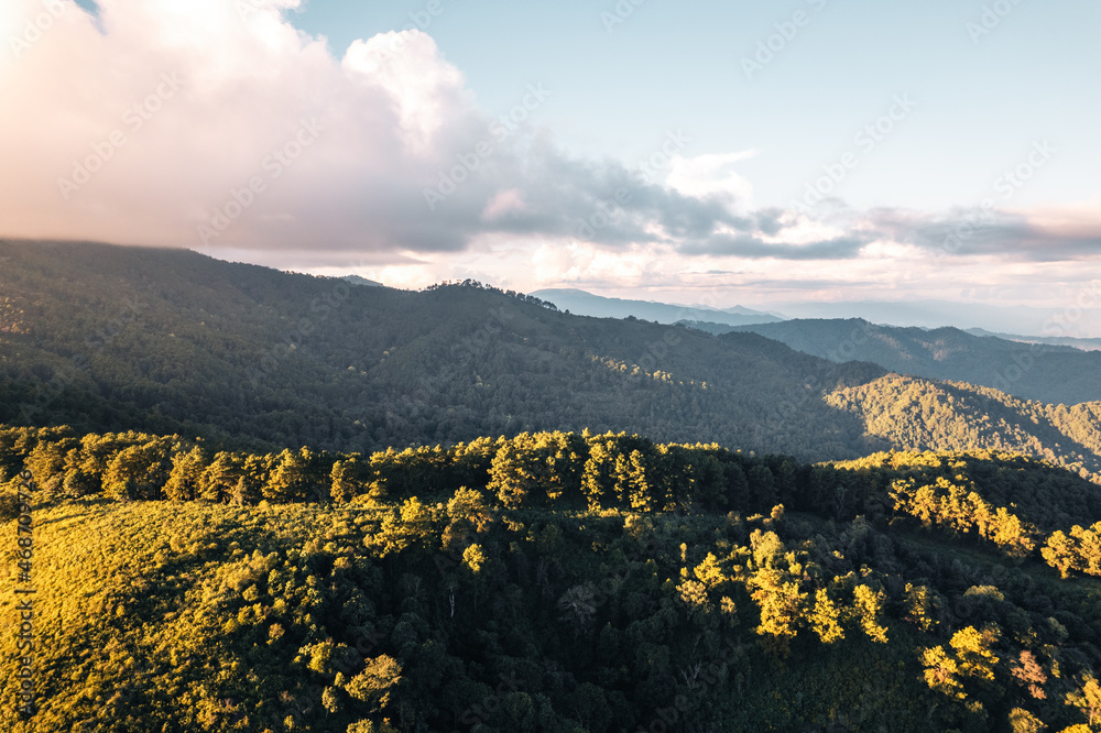 Obraz premium Scenic View Of Mountains Against Sky During Sunset