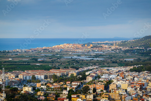 Paysage et ville de Malgrat De Mar en Espagne photo