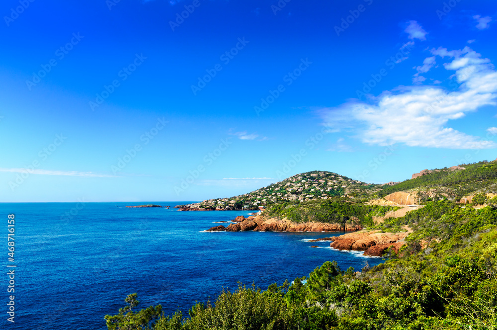 Obraz premium Iles des Vieilles, le Cap Esterel, France
