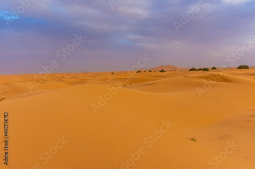 Fototapeta Naklejka Na Ścianę i Meble -  Beautiful landscape of the dunes of the Sahara Desert at dusk, Merzouga, morocco