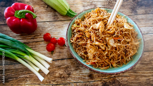 rice noodles with vegetables and chicken