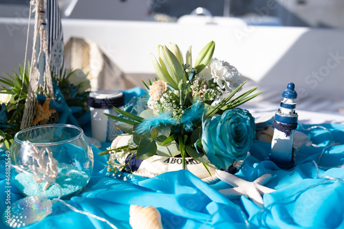 Décoration table wedding, blue roses © Kapisson