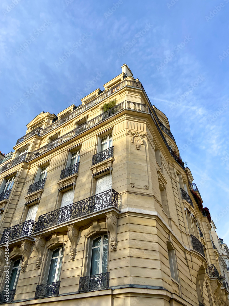 Immeuble ancien du quartier des Invalides à Paris