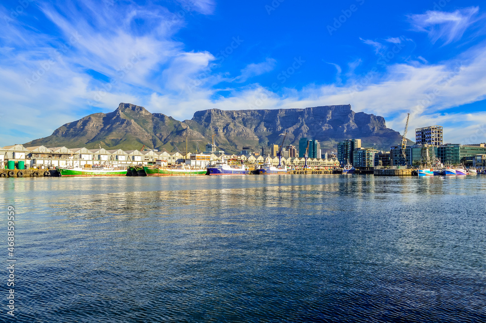 Naklejka premium Cape town and table mountain in South Africa