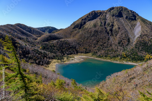 秋の日光白根山と五色沼