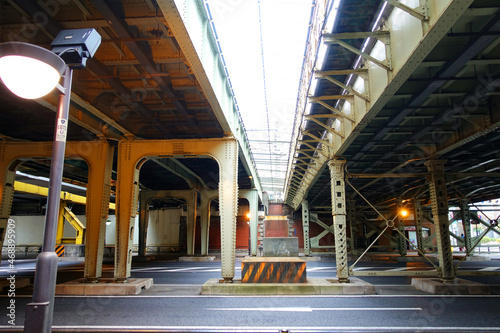 Tableau sur toile A Railroad underpass in Tokyo city, Japan