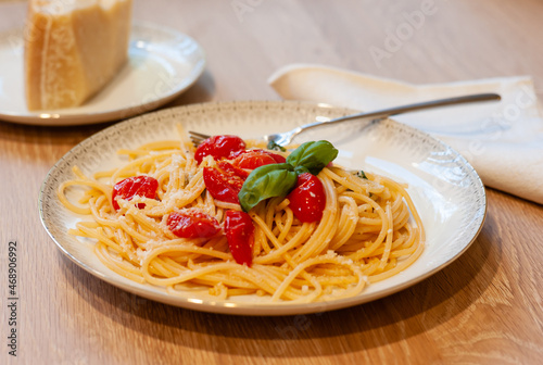 Spaghetti Pomodoro Fresco or Italian Pasta Noodles with Fresh Tomatoes, Basil and Garlic