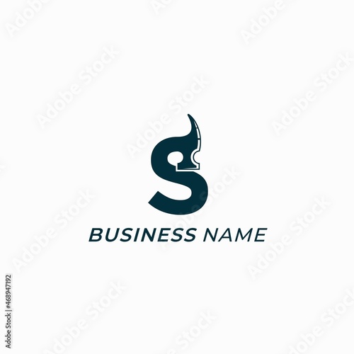design logo combine letter S and hammer