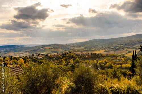 Panorama attorno a San Gimignano in Toscana