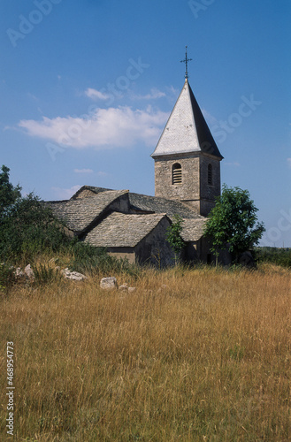 Eglise, Saint Martin du Larzac, Plateau du Larzac, Parc naturel régional des Grands Causses, 12, Aveyron