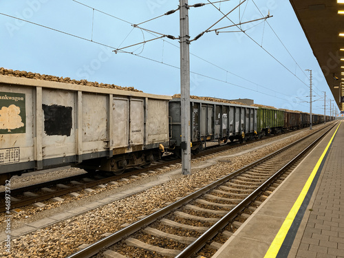 Fotografía Train with sugarbeets in a tran station