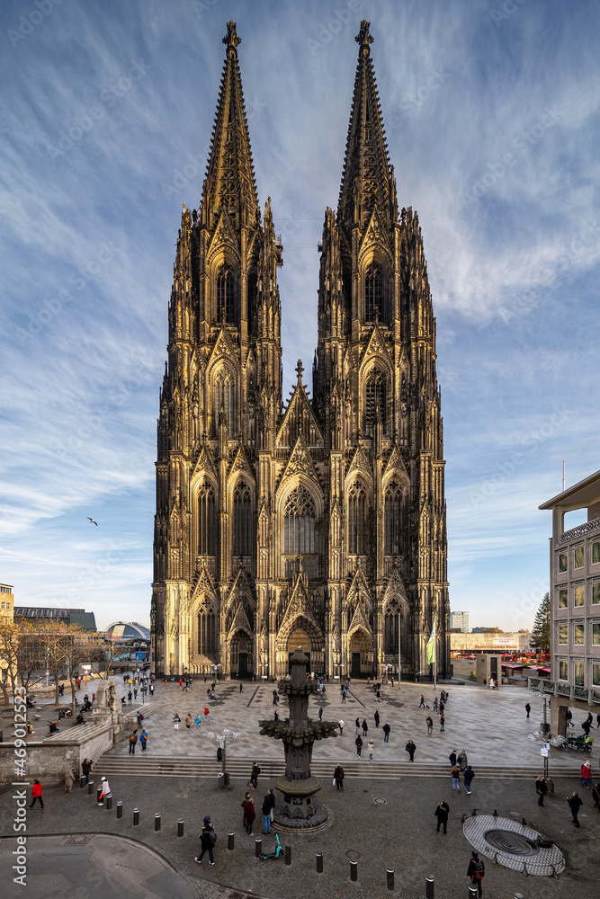 Western facade of Cologne Cathedral (November 2021) - for the first time in 25 years without any scaffolding Western facade of Cologne Cathedral (November 2021) - for the first time in 25 years without any scaffolding