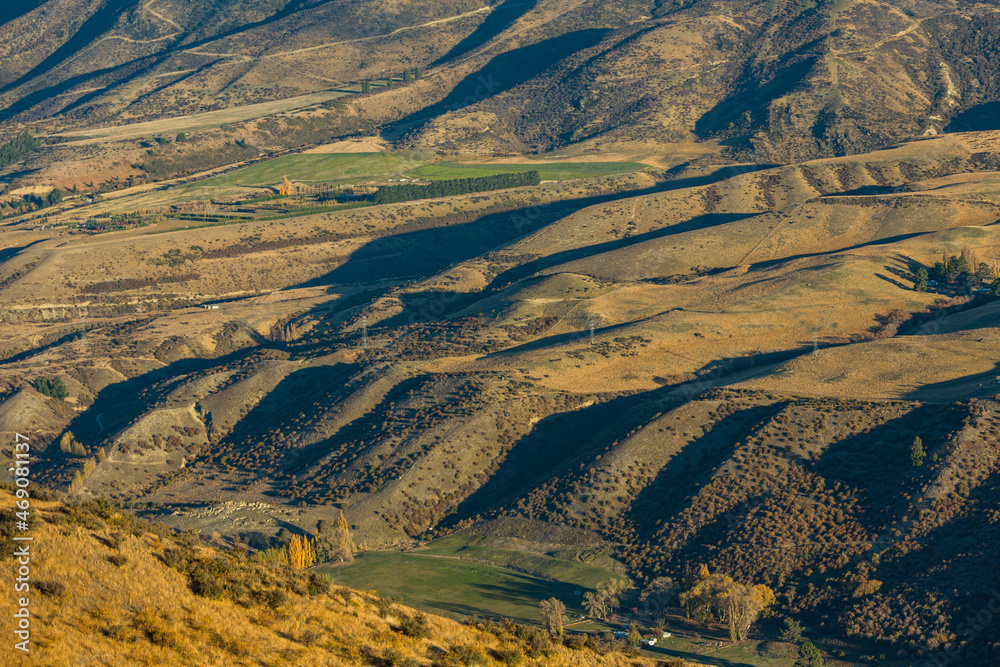 ニュージーランド　オタゴ地方のクラウンレンジロードの展望台からの風景