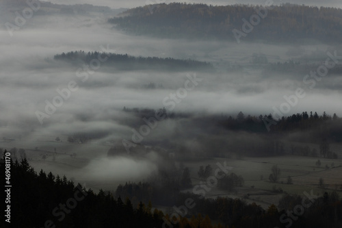 Poranek przed wschodem i gęste mgły w rudawach janowickich  © mateusz