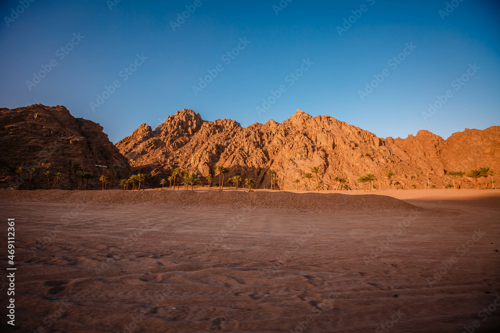 Naklejka premium Mountains in the desert of Egypt.
